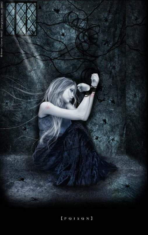 MARIPOSA TRISTE (cuento fantástico): En anteriores relatos hemos conocido a Xela, una niña de trece años que descubre la existencia de la magia cuando se hace amiga de Ruy, un misterioso licántropo. Al mismo tiempo, en la apacible ciudad española donde vive empiezan a producirse inquietantes casos de vampirismo. La crisis final es inevitable y cada vez está más cerca. Pero dejemos que nos lo cuente ella misma. … Una mañana de febrero, cuando salía del instituto, mi amiga Alma se acercó a mí y dijo en voz ba