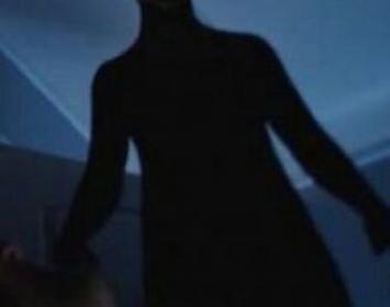 El visitante Nocturno - Historia corta