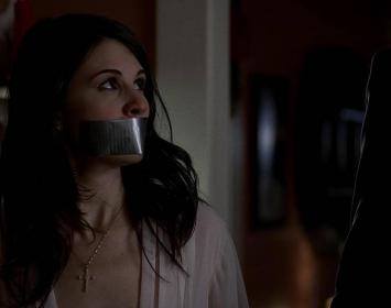 En un futuro lejano la civilización y el progreso han vuelto al mundo, tras un largo paréntesis de caos y barbarie provocado por terribles catástrofes naturales. Los enclaves más privilegiados viven en paz y disfrutan de un desarrollo tecnológico equiparable al del año 2000, aunque la población global sea mucho más reducida. Uno de los lugares más avanzados y apacibles del nuevo mundo es la ciudad de New Town, situada en la costa atlántica de Norteamérica.  Hans Darrell, un muchacho de quince años, estaba e