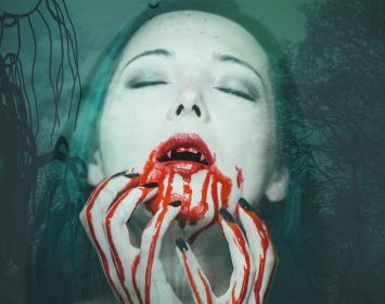 Ni yo mismo sabría decir quién (o qué) era realmente aquella dama a la que en esta relación llamaré doña Ana de Mendoza. ¿Un ser sobrenatural surgido del Infierno? ¿Una mujer perversa, capaz de manipular los deseos oscuros de los hombres para convertirlos en sus esclavos? ¿Un fantasma creado por mi locura para atribuirle la responsabilidad de mis propios crímenes? Cada una de estas alternativas puede considerarse verosímil, pero todas ellas dejan cabos sueltos que nadie podrá atar jamás. Será mejor, por tan