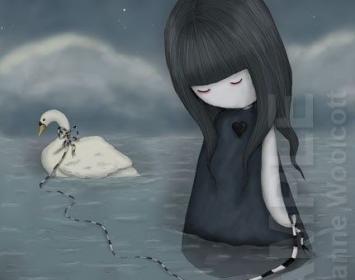 OTROS DOS MINICUENTOS NOCTURNOS: La víspera del día de su cumpleaños Juan volvió más tarde que de costumbre al pequeño apartamento donde vivía desde su divorcio. Al entrar en el edificio se encontró con que el cartero había dejado un paquete para él en el buzón de la comunidad. Sorprendentemente, la remitente del envío era su hija Marta, a la cual llevaba varios años sin ver. Una vez dentro del apartamento, Juan intentó abrir el paquete con sus propias manos, pero la tapa estaba atada con cordel y el nudo e